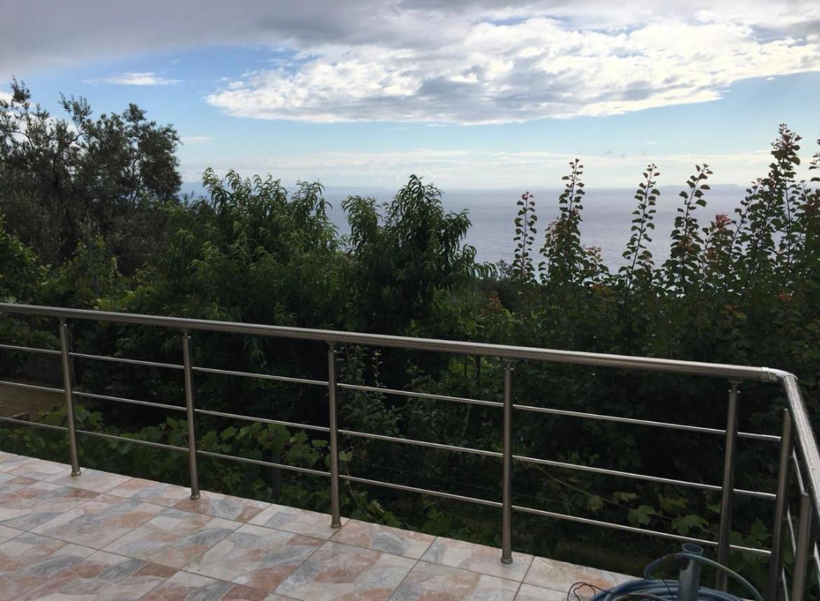 Apartment Amazing View At Kroi I Gjine,